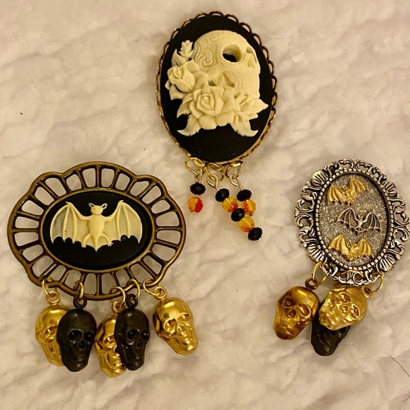 Handmade Brooches - Picture 1 of 4